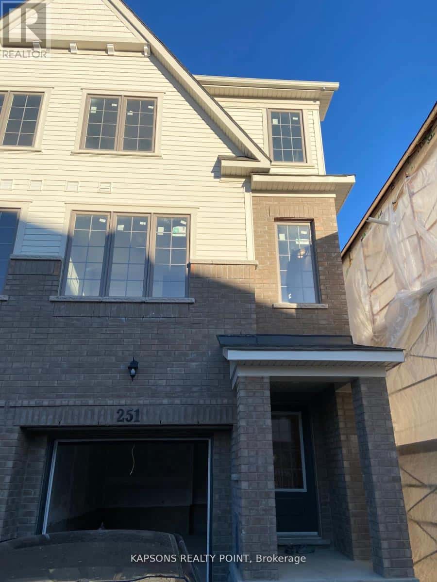 Oshawa (Windfields) — Oshawa (Windfields) - Photo 3 of 19