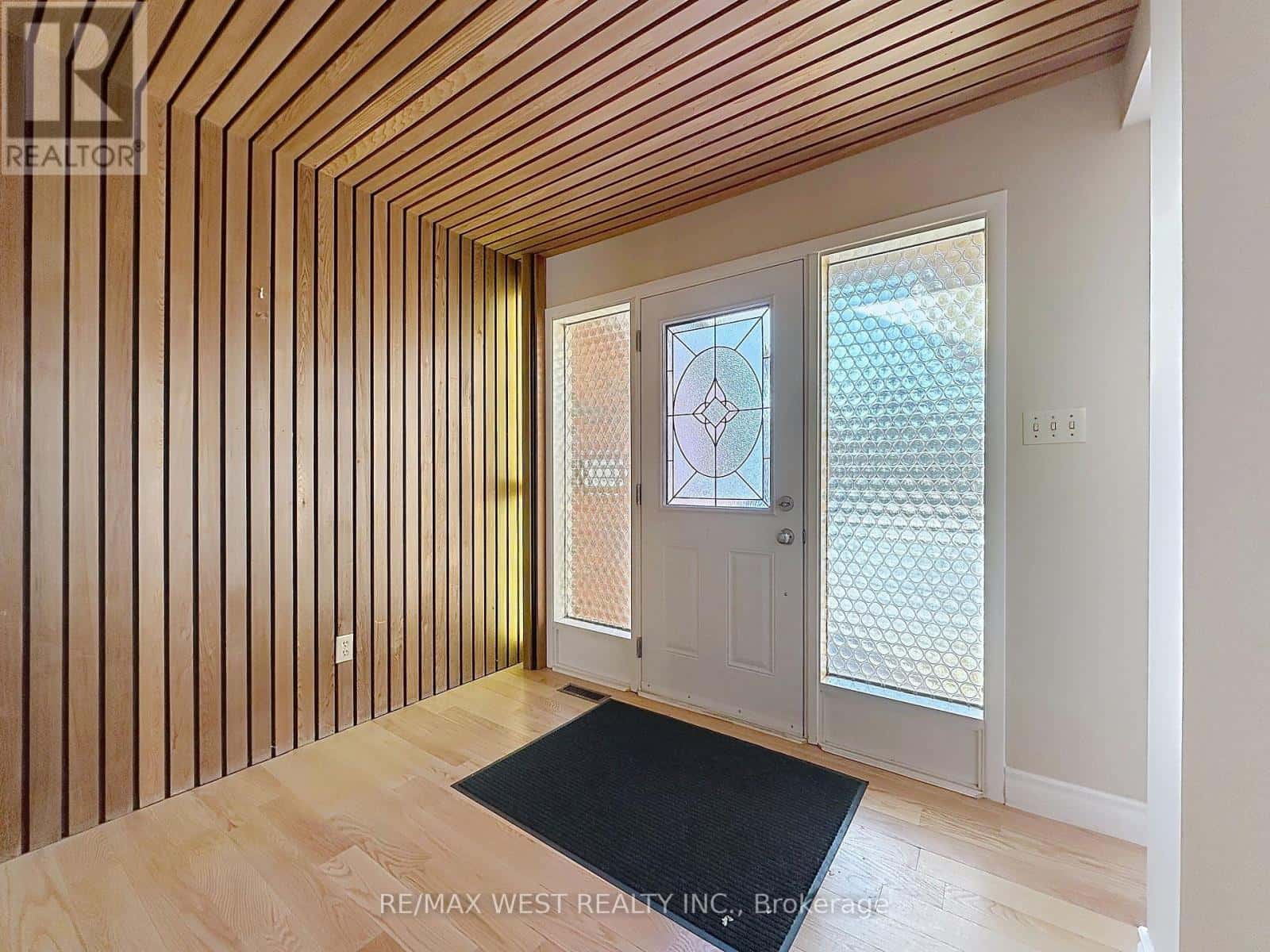 20 FOXWOOD GROVE — Toronto (L'Amoreaux), Ontario - Photo 3 of 50