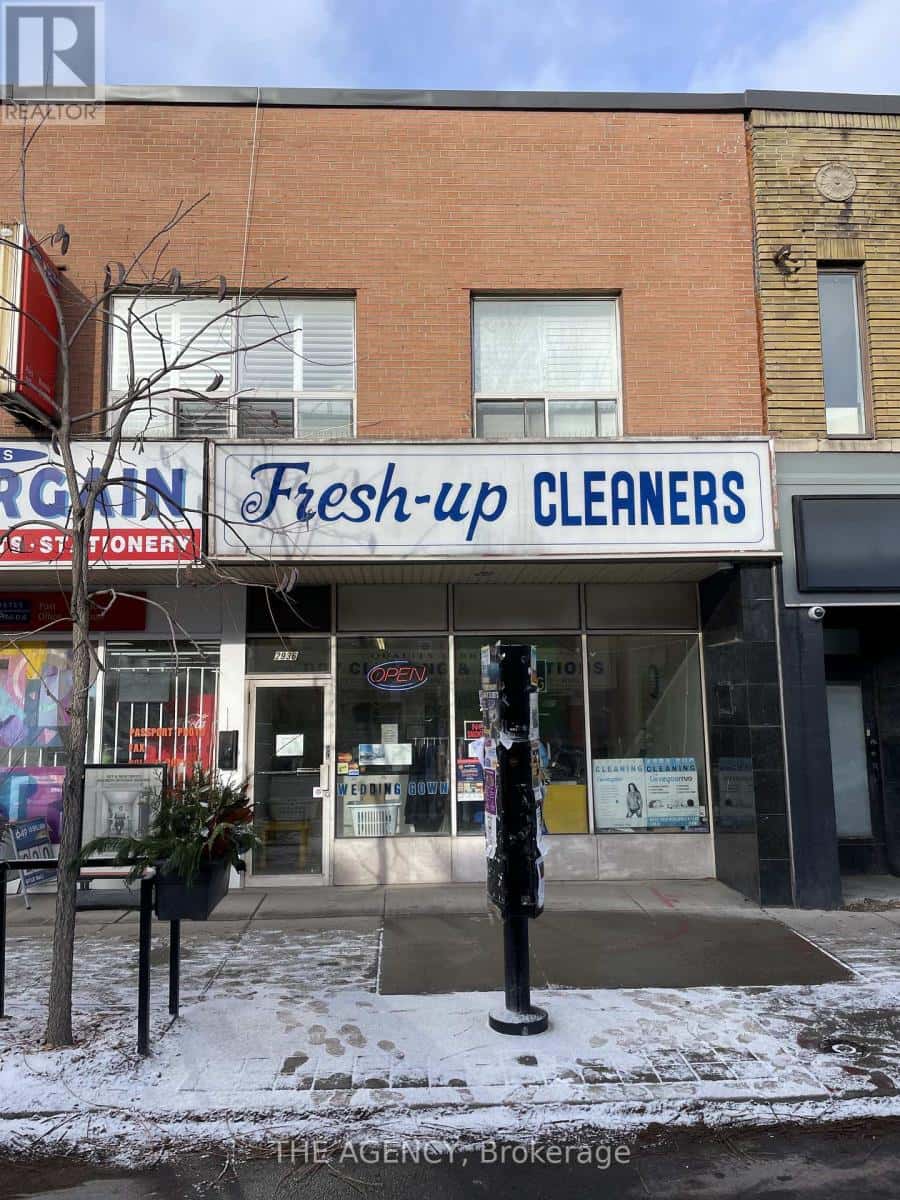 Toronto (Junction Area) — Toronto (Junction Area) - Photo 4 of 14