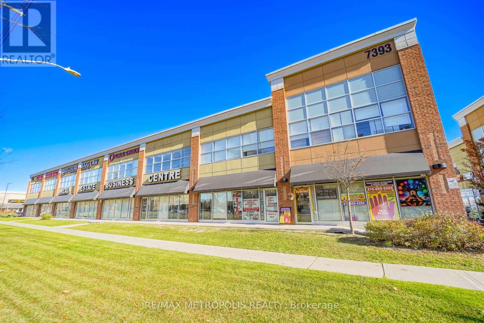 Markham (Cedarwood) — Markham (Cedarwood) - Photo 2 of 23