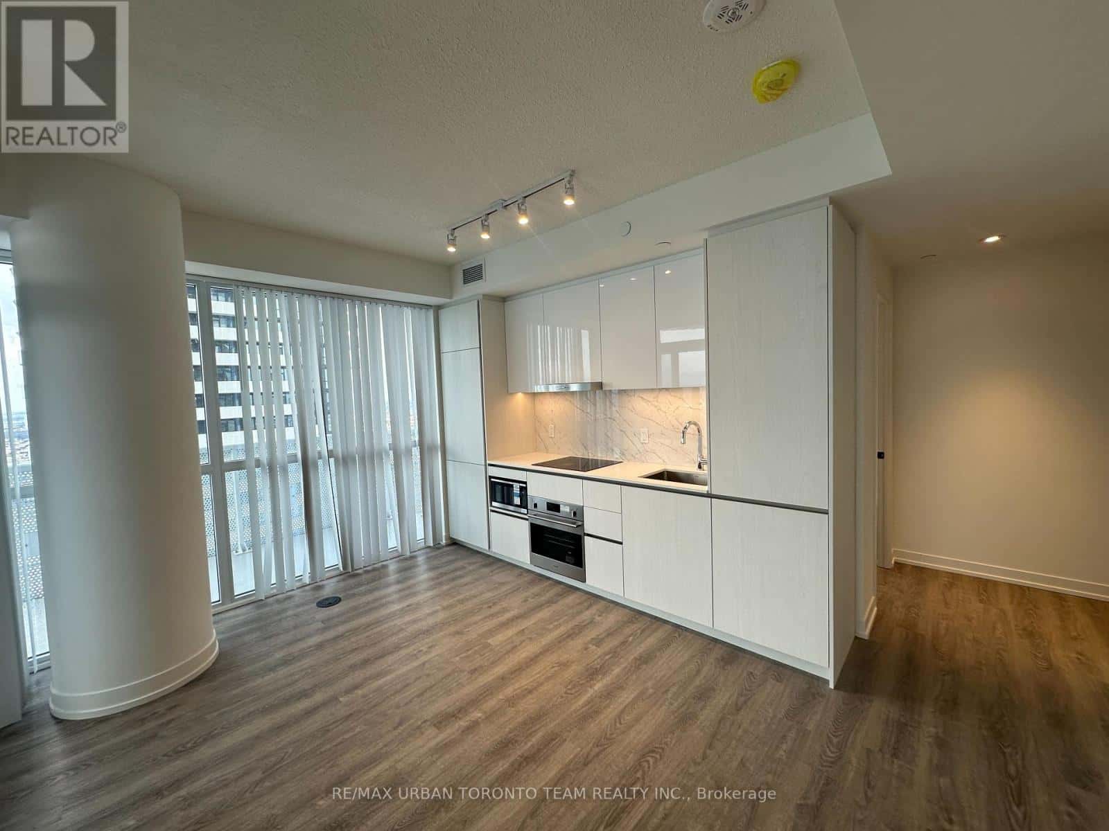 Vaughan (Vaughan Corporate Centre) — Vaughan (Vaughan Corporate Centre) - Photo 3 of 25