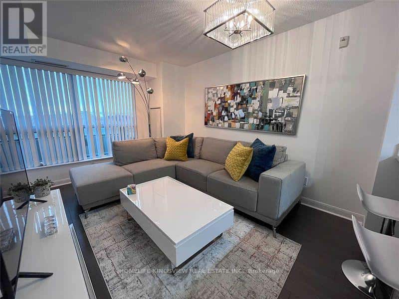 75 Norman Bethune Avenue 307