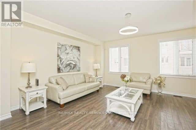 10 RABBIT RUN WAY — Brampton (Heart Lake East), Ontario - Photo 3 of 11