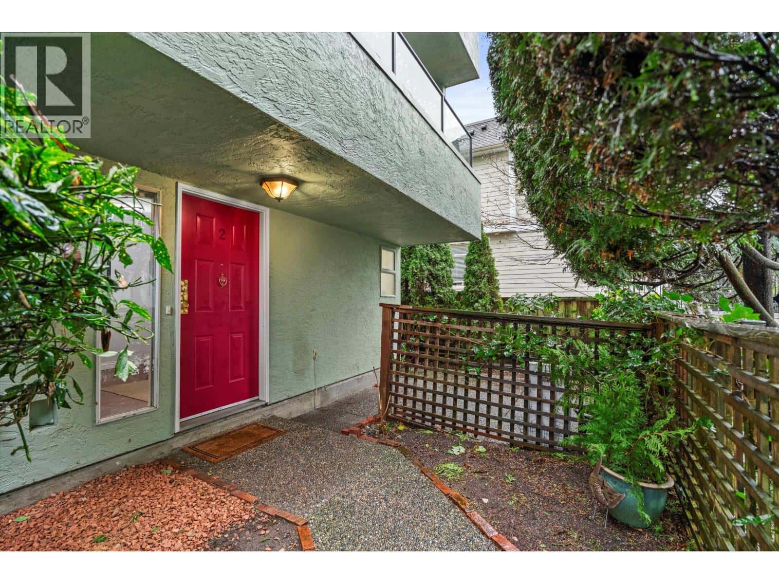 2 410 MAHON AVENUE — North Vancouver, British Columbia - Photo 3 of 28