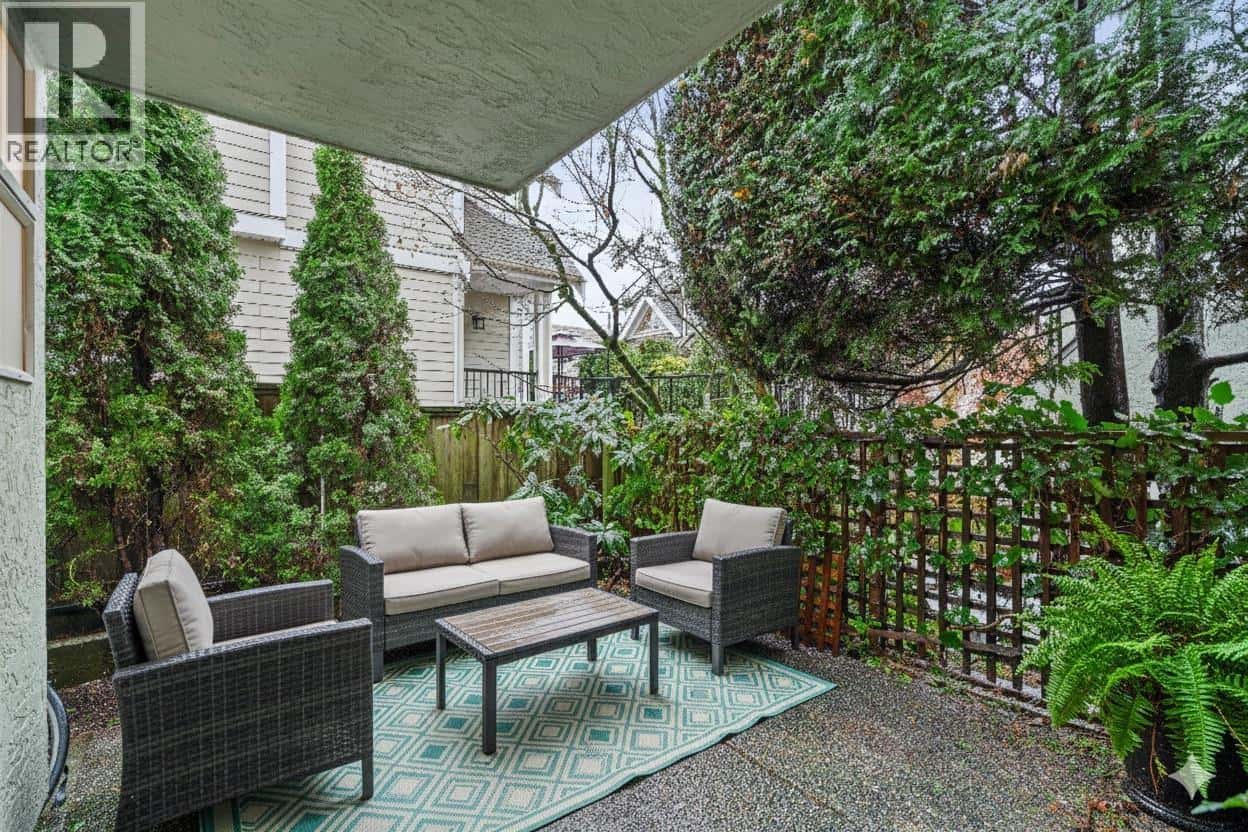 2 410 MAHON AVENUE — North Vancouver, British Columbia - Photo 4 of 28