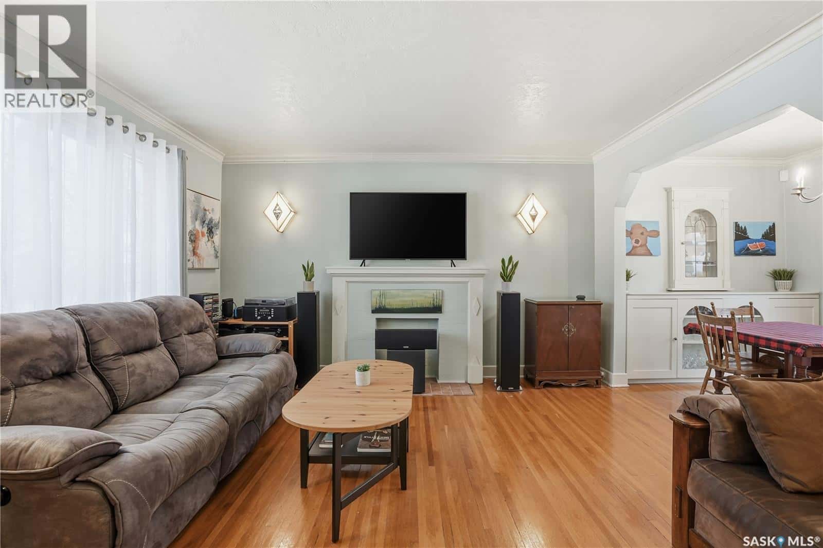 2221 ATHOL STREET — Regina, Saskatchewan - Photo 3 of 37