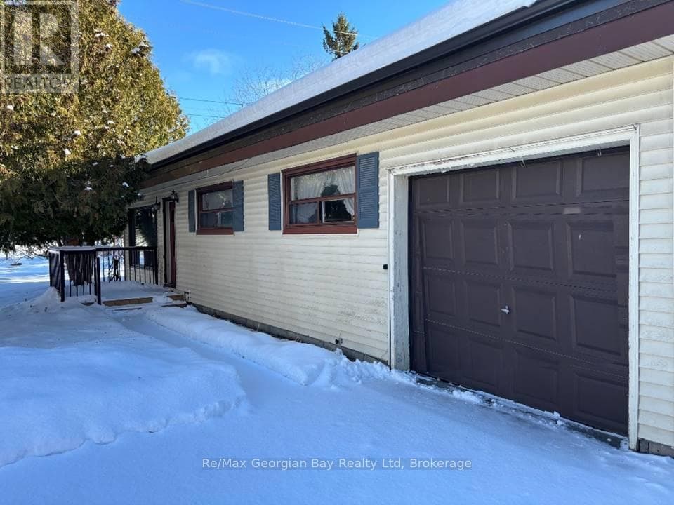 1 GRAY STREET — Severn (Coldwater), Ontario - Main photo