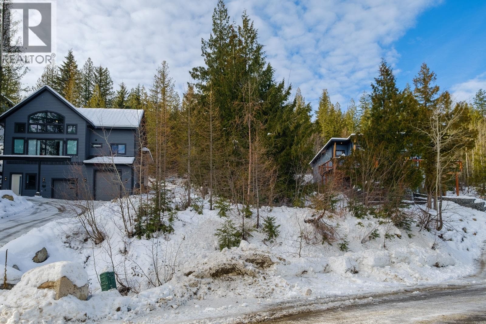 1015 OLAUS Way — Rossland, British Columbia - Main photo