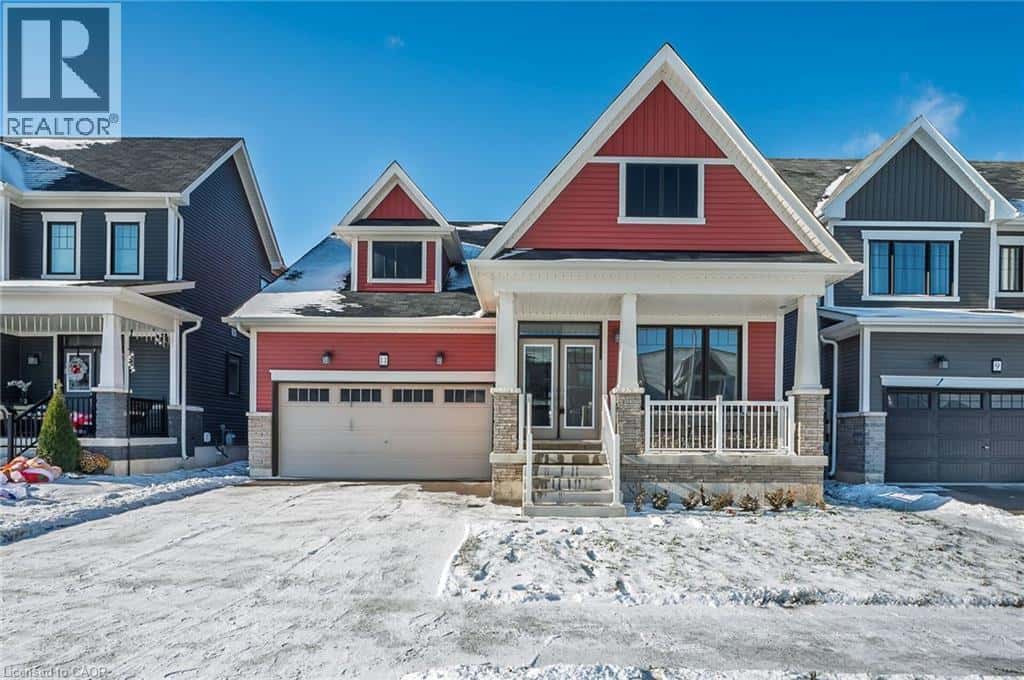 11 FRONTIER Drive — Thorold, Ontario - Photo 2 of 40