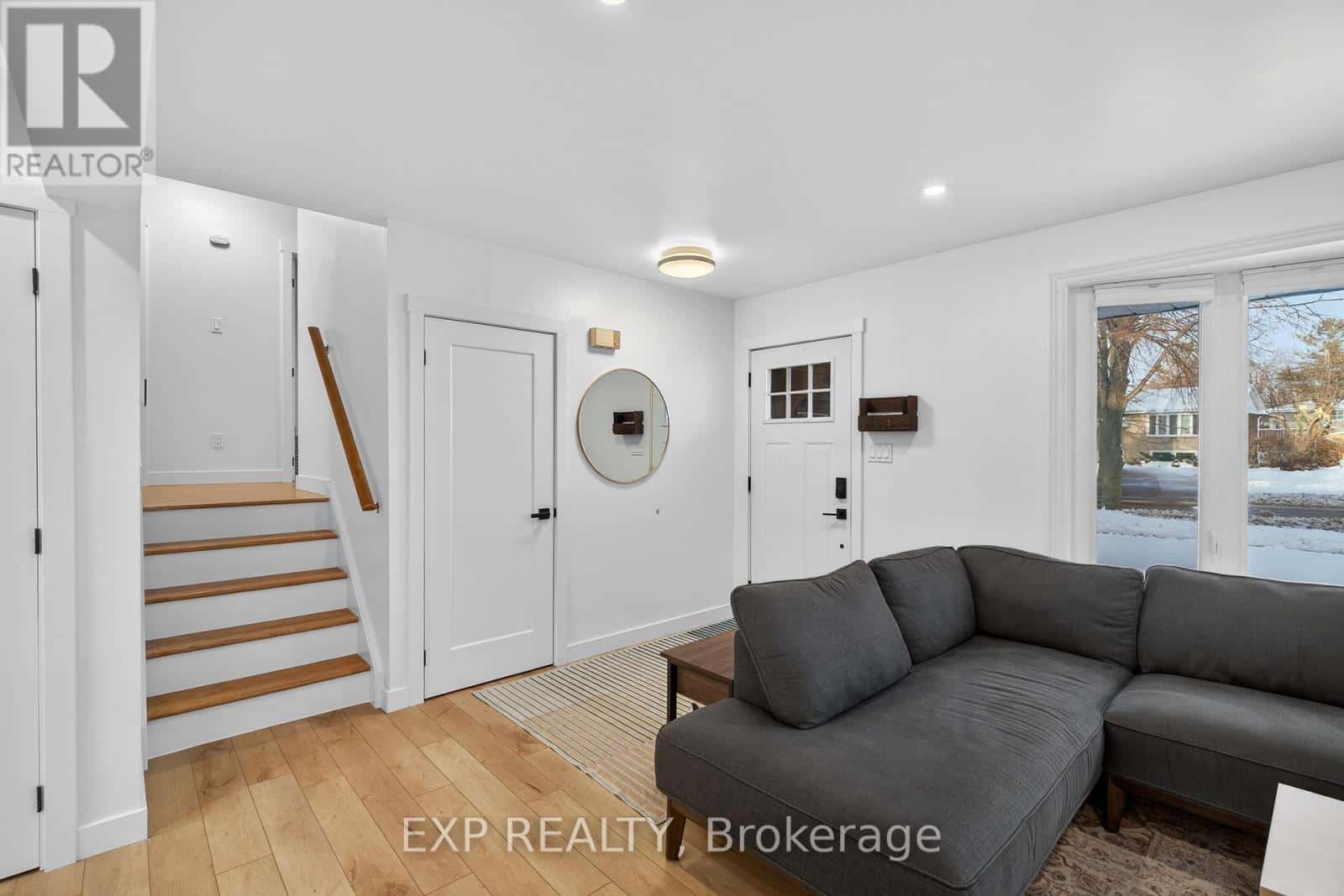 30 QUEEN MARY ROAD — Kingston (Central City West), Ontario - Photo 4 of 43