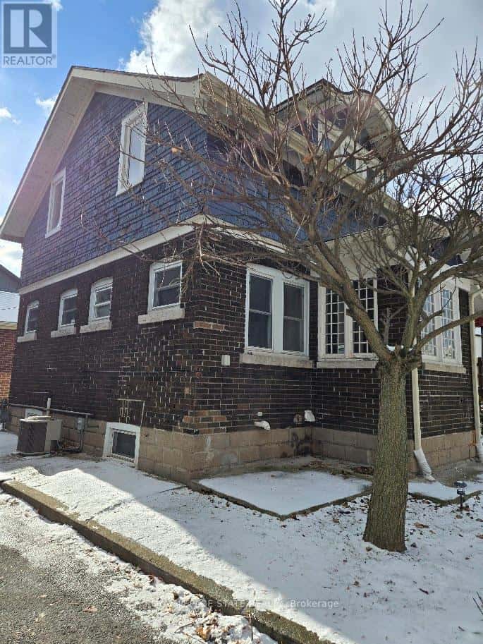 4352 OTTER STREET — Niagara Falls (Downtown), Ontario - Photo 2 of 19