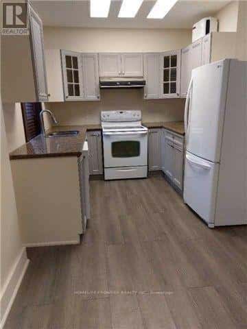 165 STEELES AVENUE E — Toronto (Newtonbrook East) - Photo 4 of 6