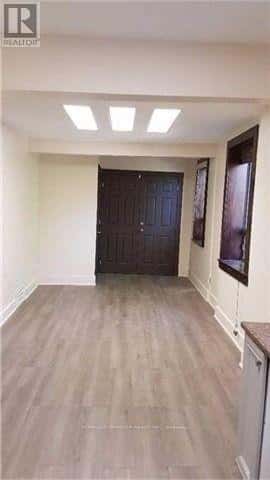 165 STEELES AVENUE E — Toronto (Newtonbrook East) - Photo 5 of 6