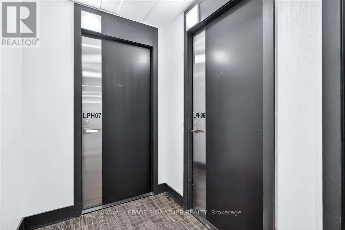 LPH06 - 9471 YONGE STREET — Richmond Hill (Observatory), Ontario - Photo 5 of 39