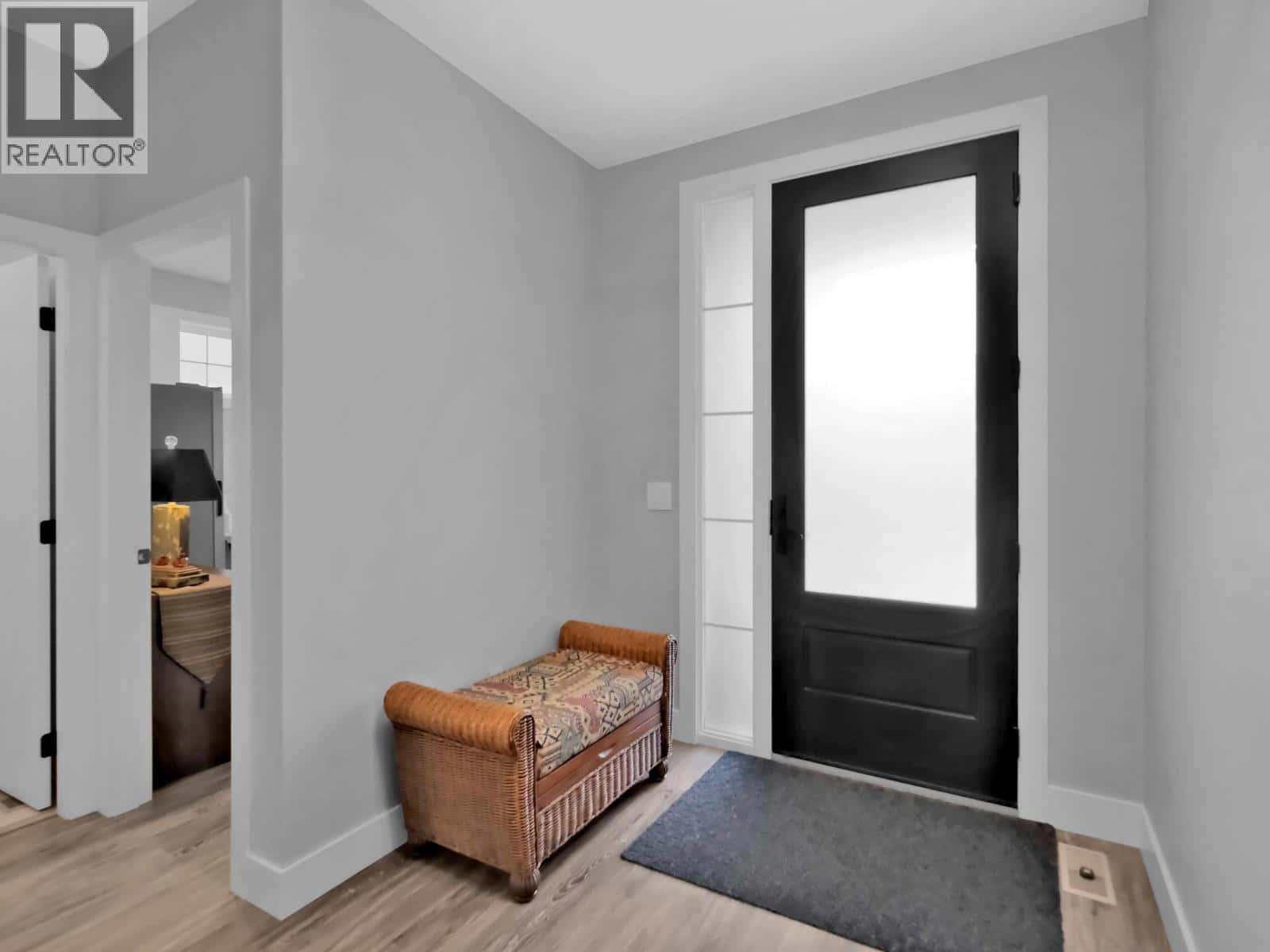 1940 HARRIS Drive — Penticton, British Columbia - Photo 3 of 26