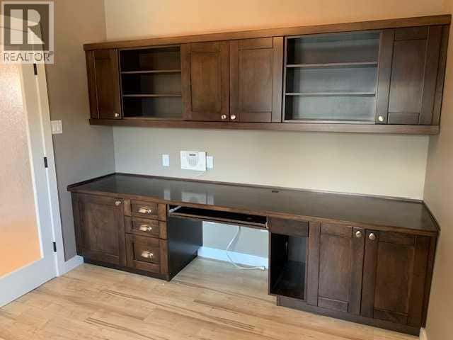 Lethbridge — Lethbridge - Photo 4 of 45