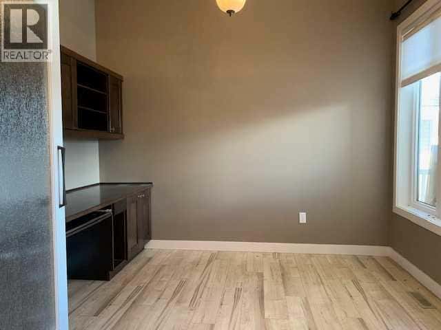 Lethbridge — Lethbridge - Photo 3 of 45