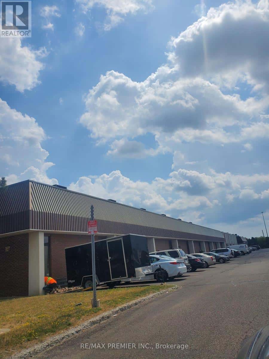 4 - 14 MELANIE DRIVE — Brampton (Steeles Industrial) - Photo 3 of 9