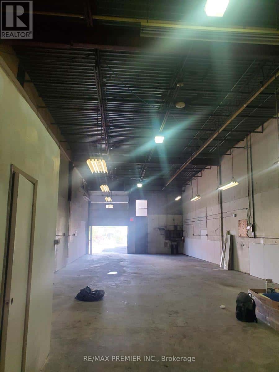 4 - 14 MELANIE DRIVE — Brampton (Steeles Industrial) - Photo 5 of 9