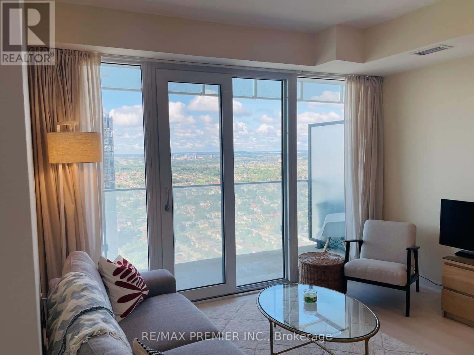 Mississauga (City Centre) — Mississauga (City Centre) - Photo 3 of 28