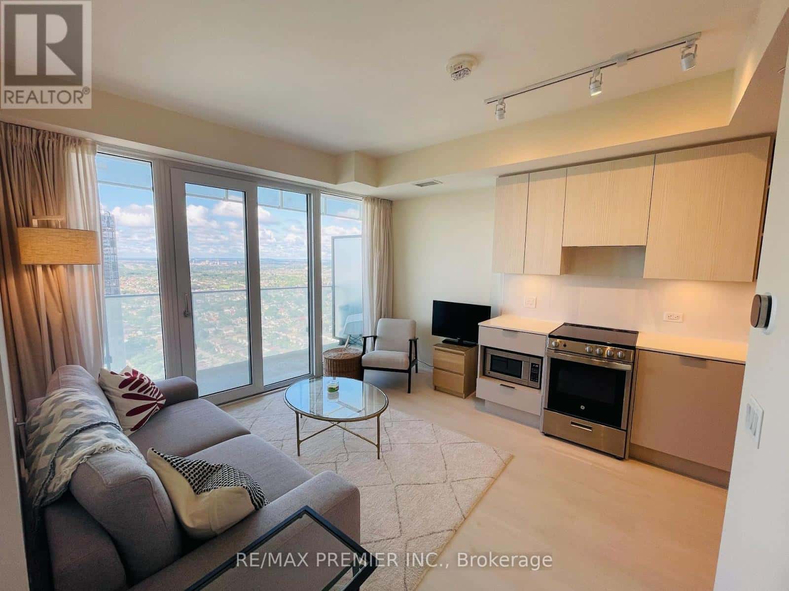 Mississauga (City Centre) — Mississauga (City Centre) - Photo 4 of 28