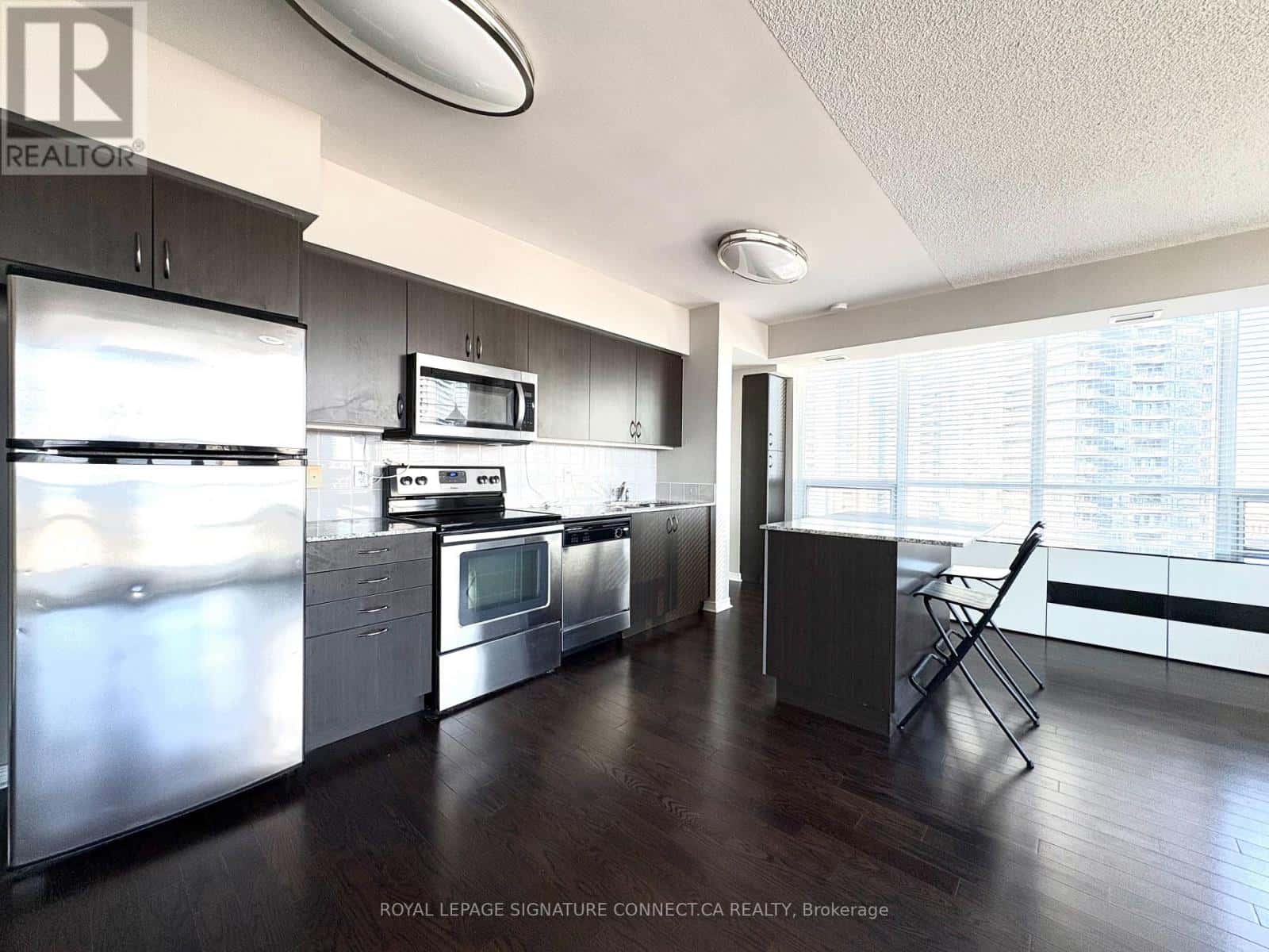 Toronto (Mimico) — Toronto (Mimico) - Photo 4 of 24