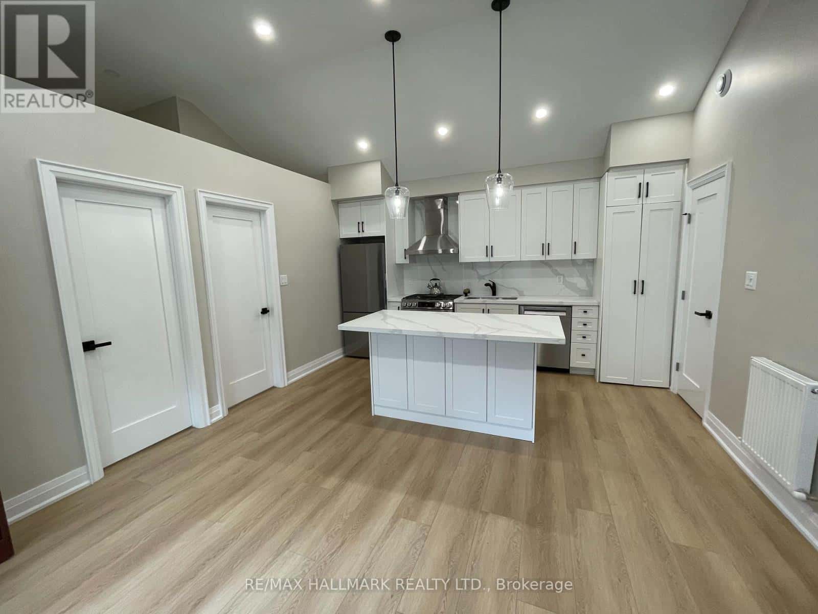 Toronto (Corso Italia-Davenport) — Toronto (Corso Italia-Davenport) - Photo 2 of 12