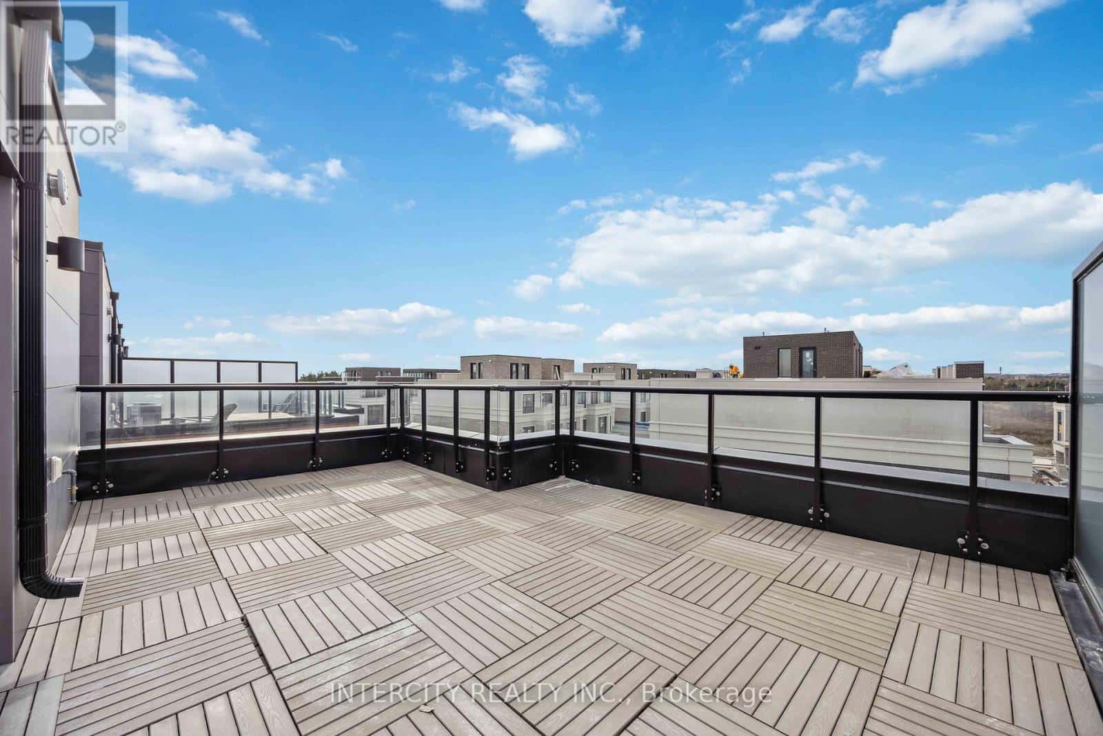 Richmond Hill — Richmond Hill - Photo 5 of 32