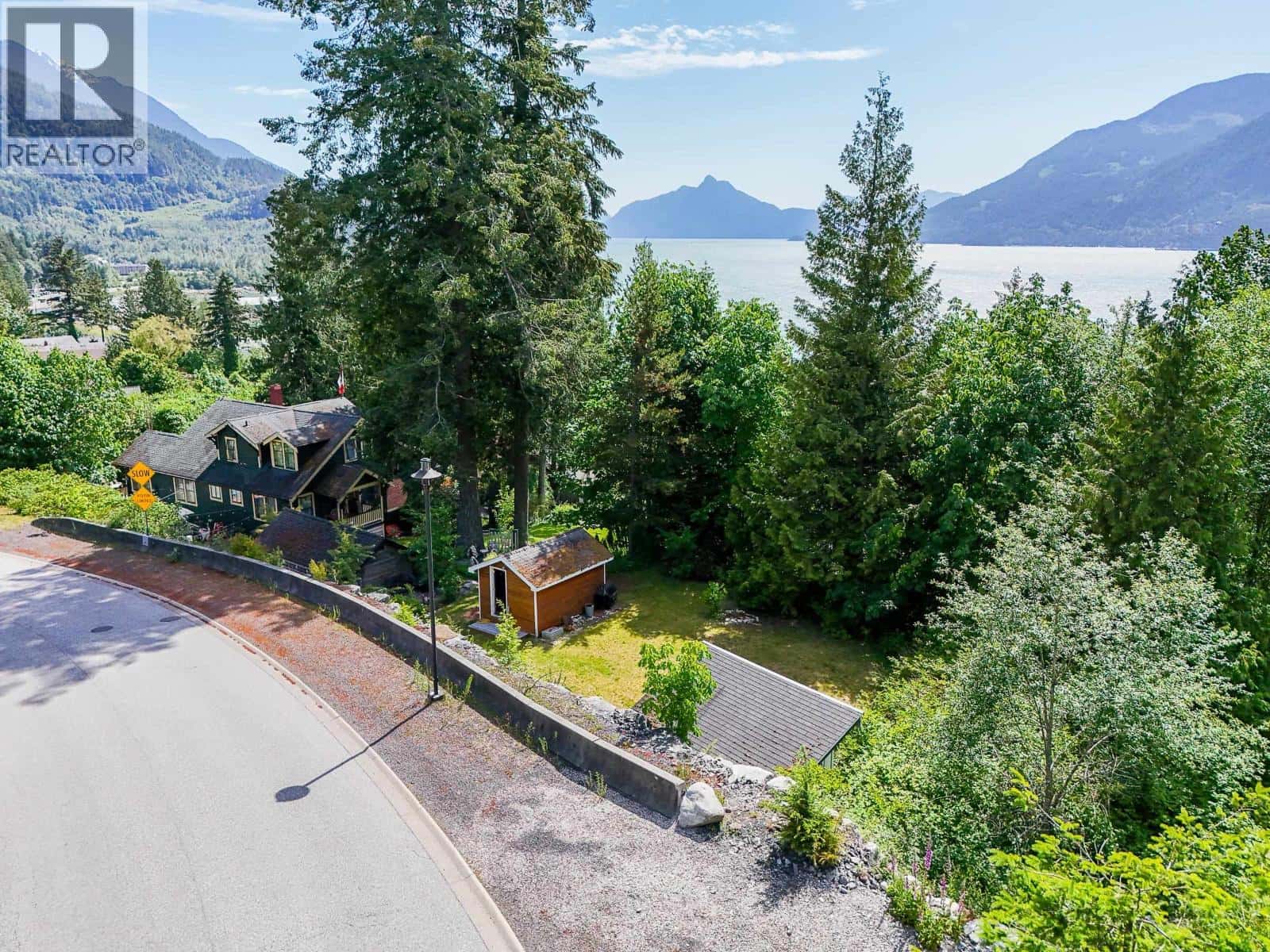 690 SHAUGHNESSY PLACE — Squamish, British Columbia - Photo 3 of 40