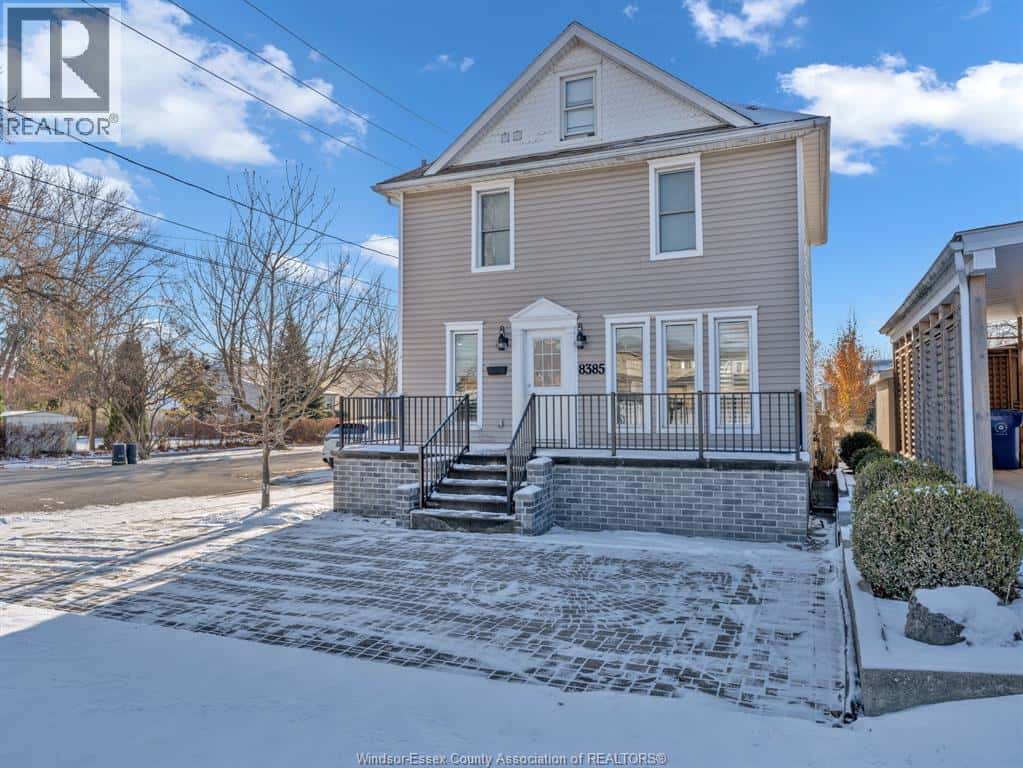 Windsor — Windsor - Photo 2 of 37