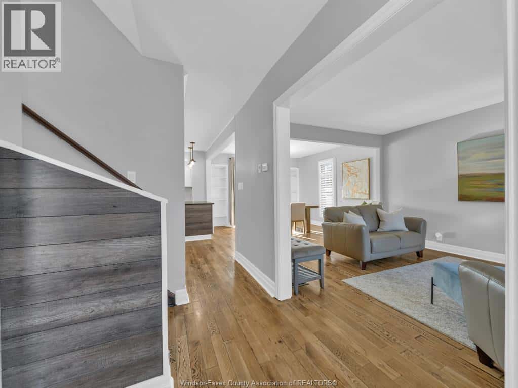 Windsor — Windsor - Photo 5 of 37