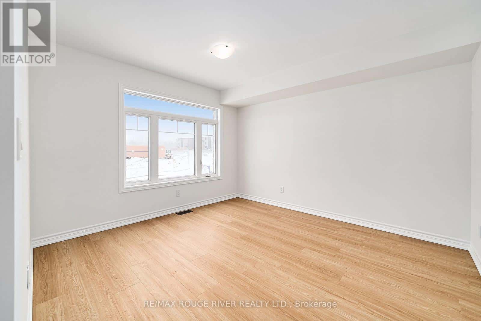 11 ADDYMAN CRESCENT — Clarington (Newcastle), Ontario - Photo 4 of 50