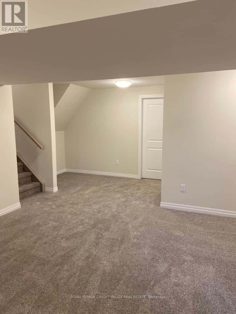 Tillsonburg — Tillsonburg - Photo 3 of 8