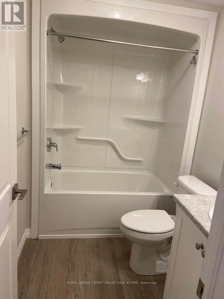 Tillsonburg — Tillsonburg - Photo 4 of 8