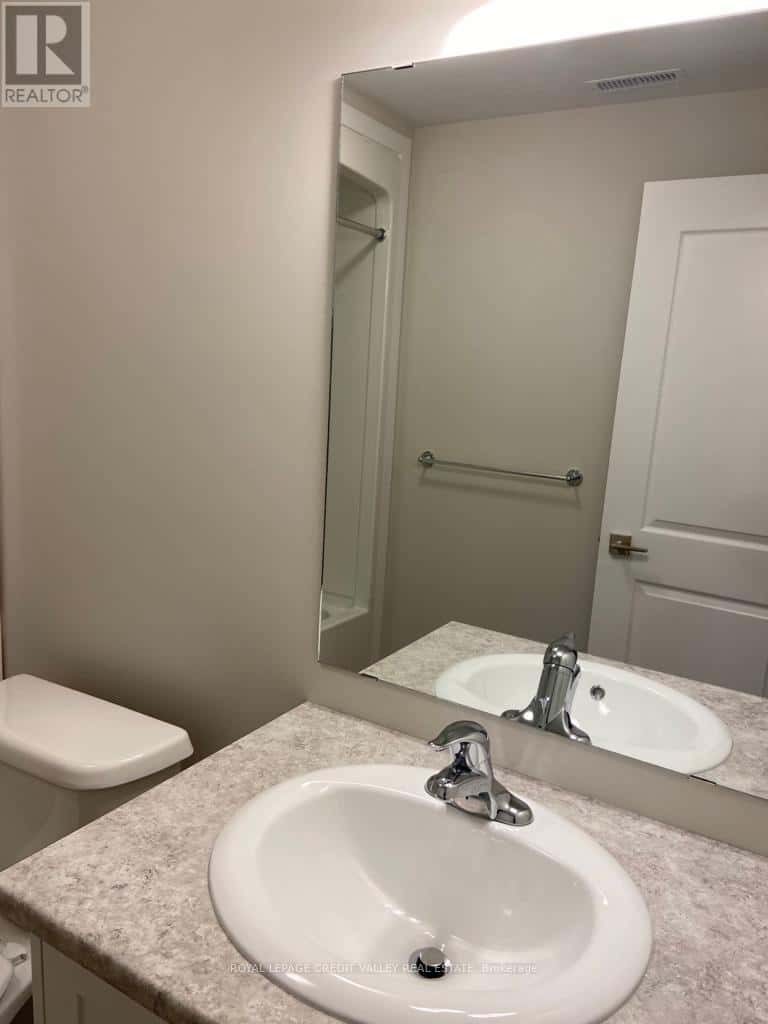 Tillsonburg — Tillsonburg - Photo 5 of 8