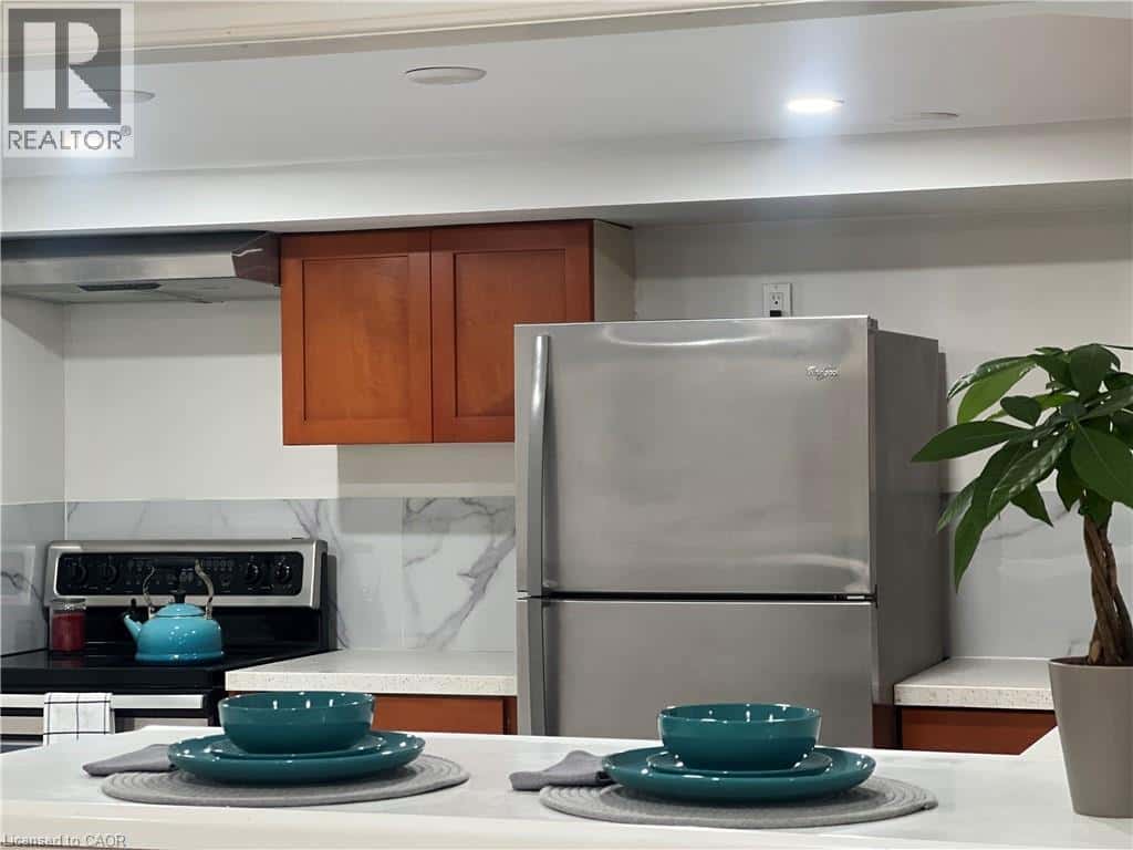 Hamilton — Hamilton - Photo 5 of 33