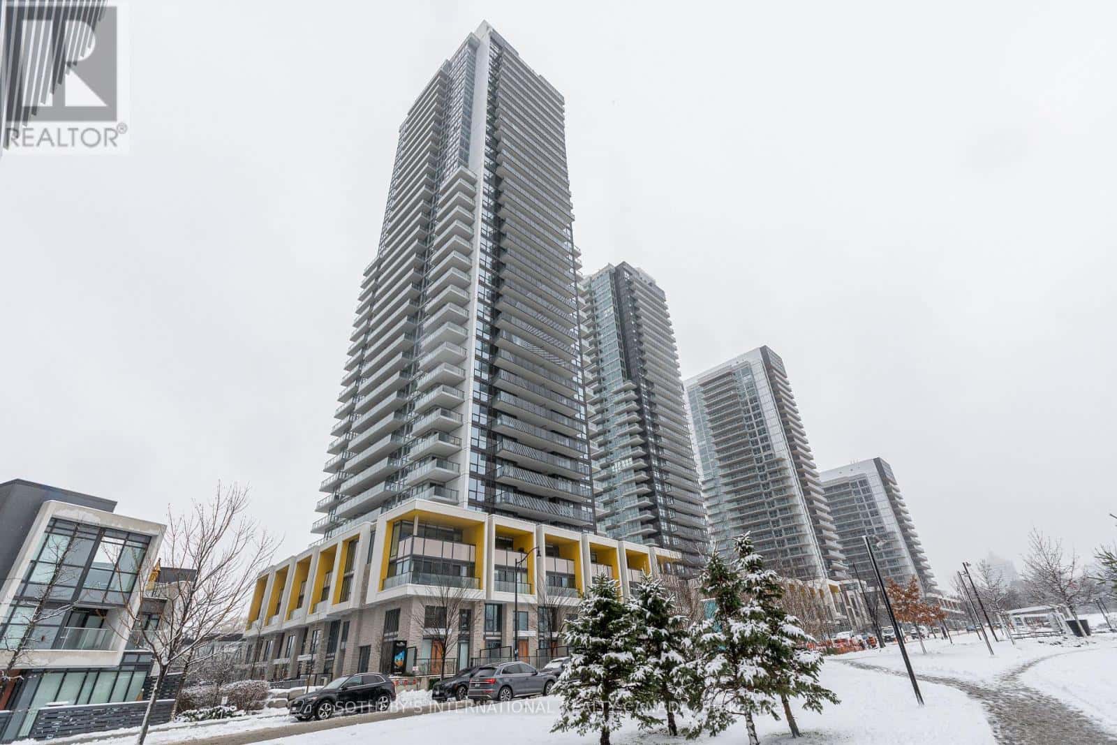 95 McMahon Drive 2501