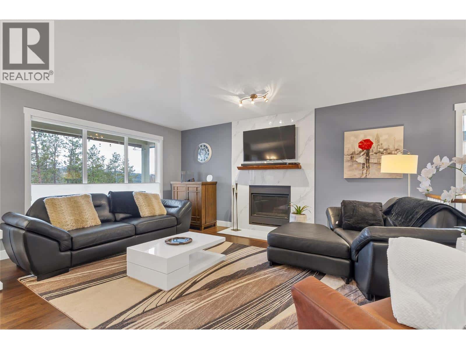 10412 Sherman Drive — Lake Country, British Columbia - Photo 5 of 46