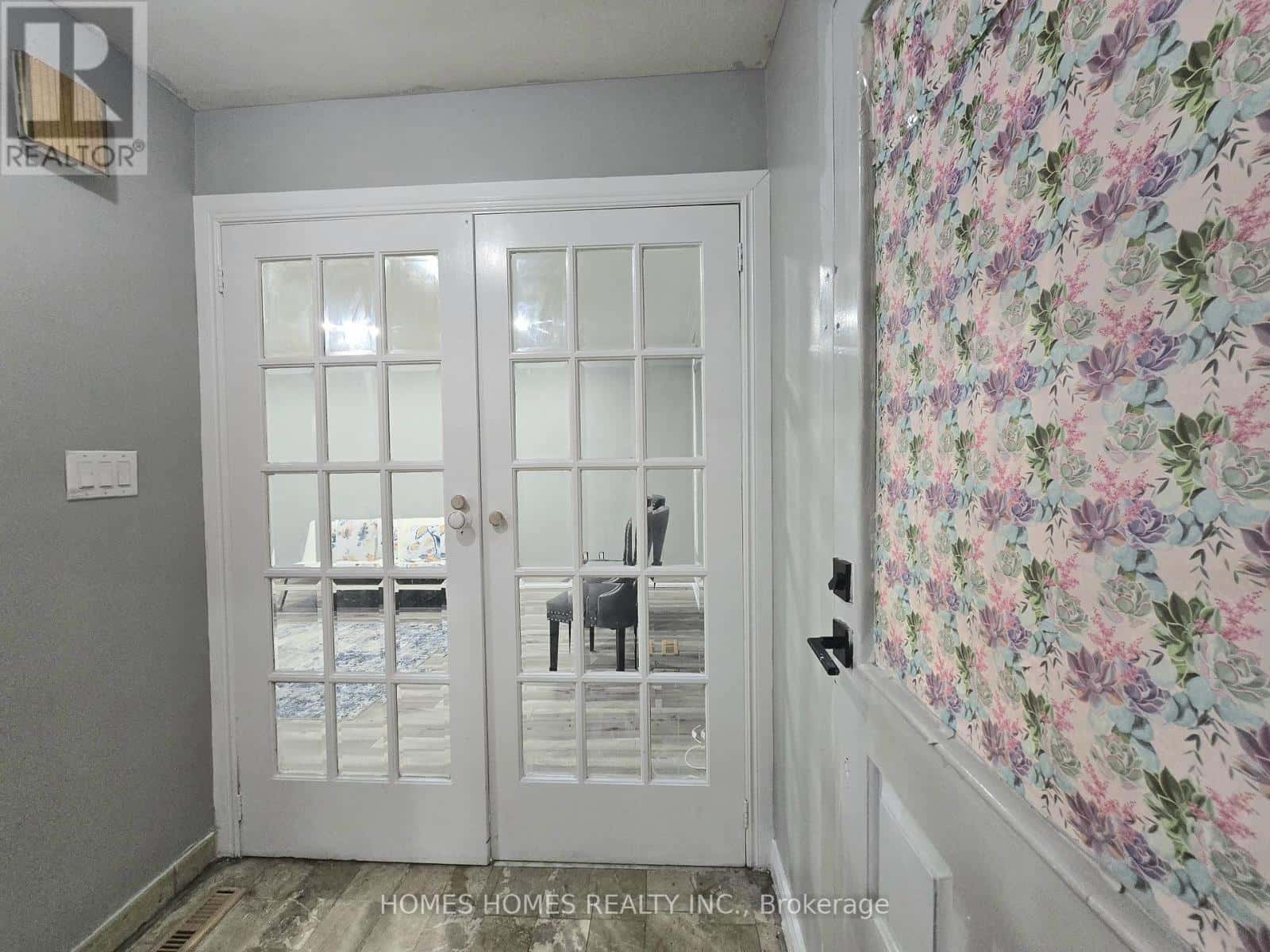 65 ELNATHAN CRESCENT — Toronto (Humber Summit), Ontario - Photo 4 of 34