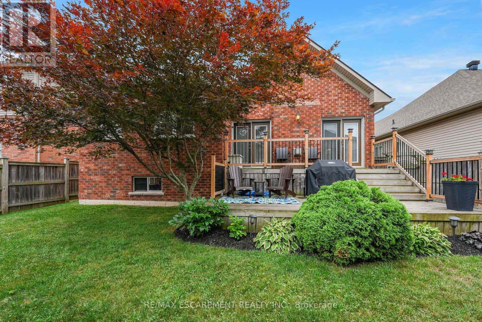 169 CENTRAL AVENUE — Grimsby (Grimsby East), Ontario - Photo 2 of 29