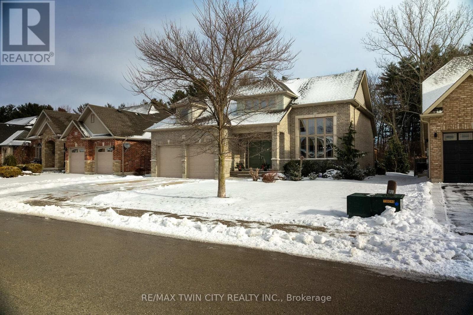 72 NEWPORT LANE — Norfolk (Port Dover), Ontario - Main photo