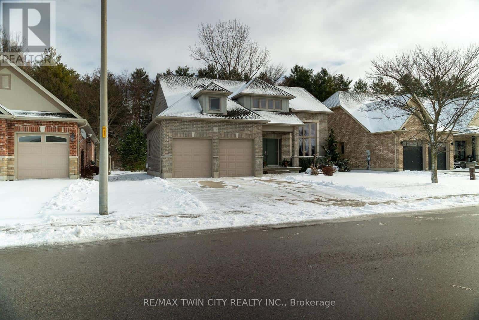 72 NEWPORT LANE — Norfolk (Port Dover), Ontario - Photo 3 of 30