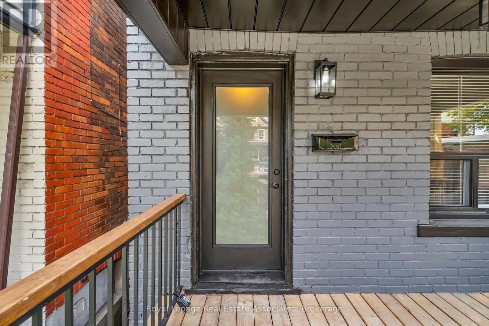 10 GORDON STREET — Hamilton (Crown Point), Ontario - Photo 3 of 38