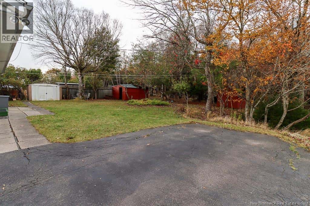 339 Silvermount Crescent — Saint John, New Brunswick - Photo 3 of 43