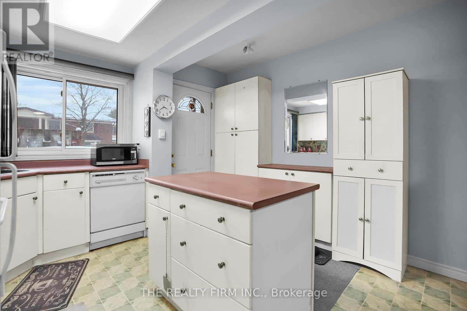 996 KIPPS LANE — London East (East A), Ontario - Photo 2 of 22