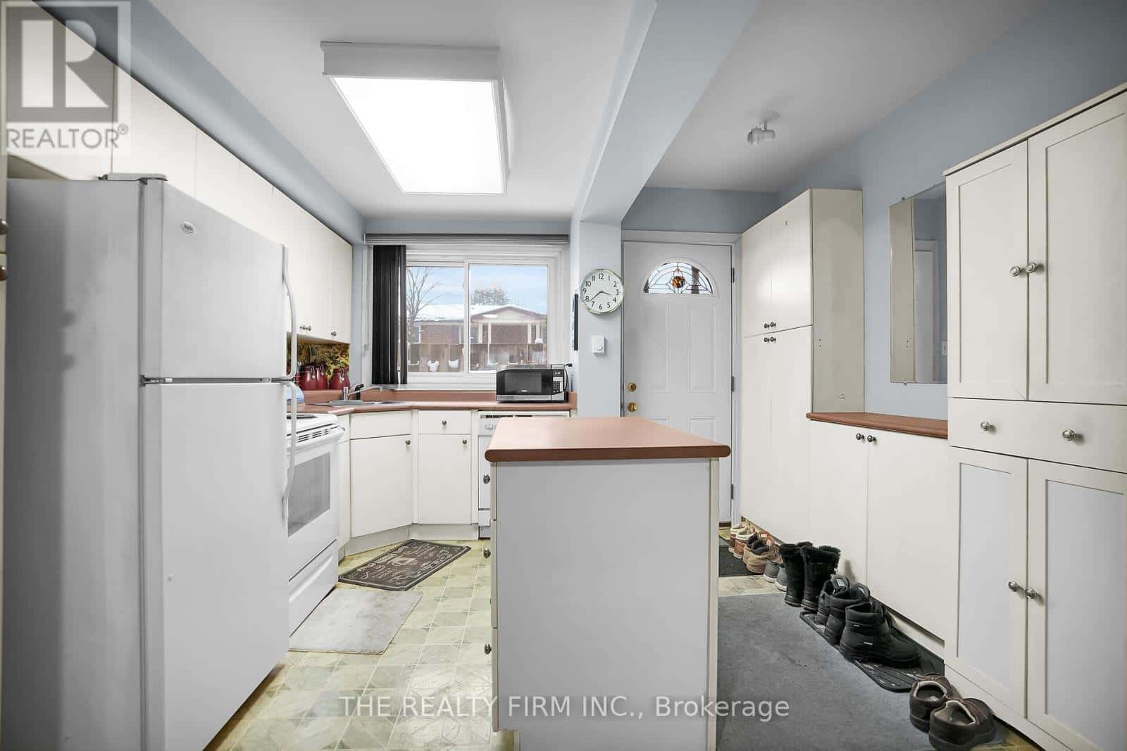 996 KIPPS LANE — London East (East A), Ontario - Photo 3 of 22