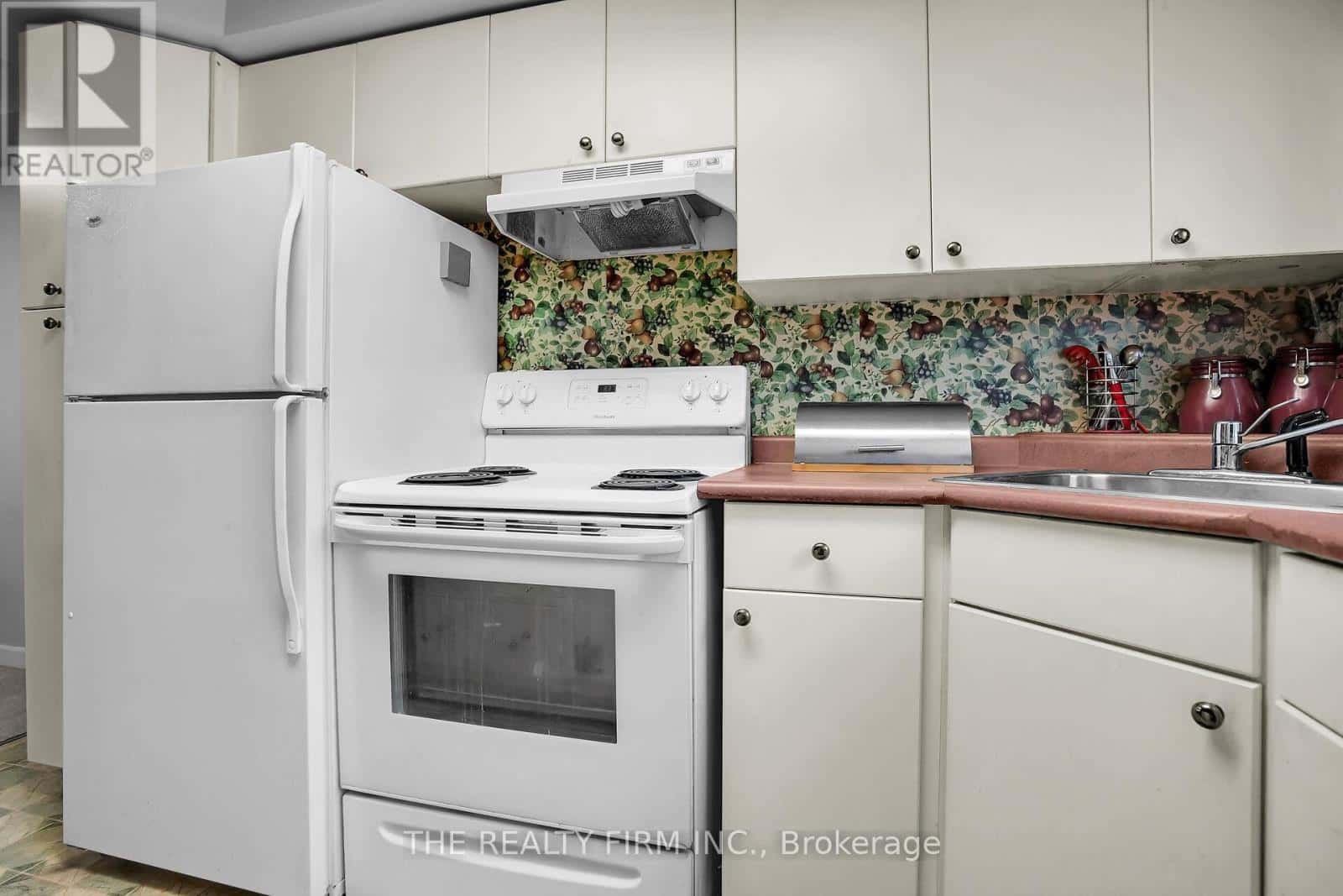 996 KIPPS LANE — London East (East A), Ontario - Photo 5 of 22