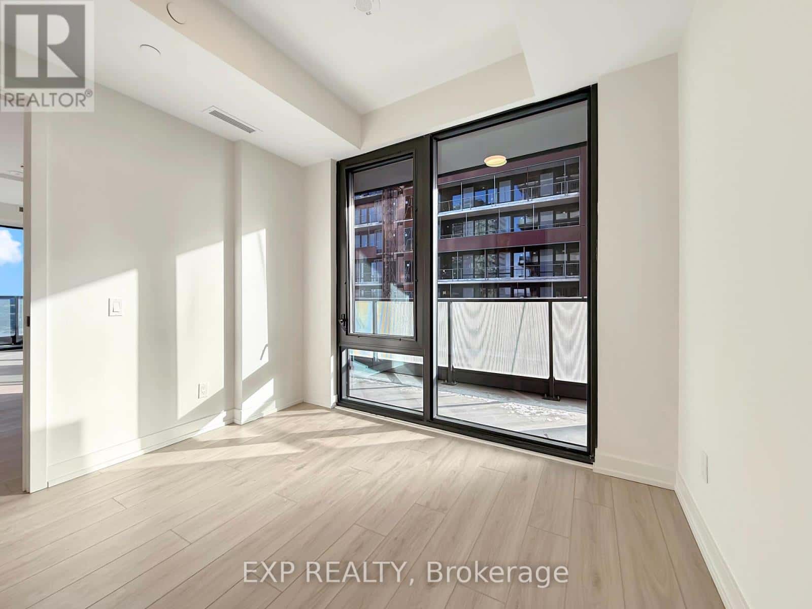 Toronto (Waterfront Communities) — Toronto (Waterfront Communities) - Photo 3 of 35