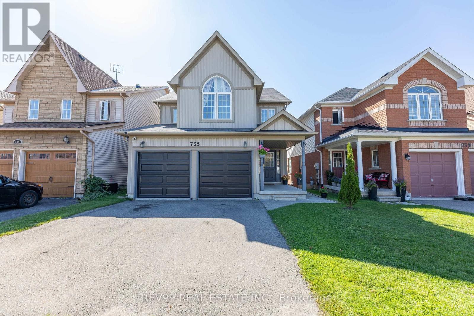 735 BRASSWINDS TRAIL — Oshawa (Pinecrest), Ontario - Main photo