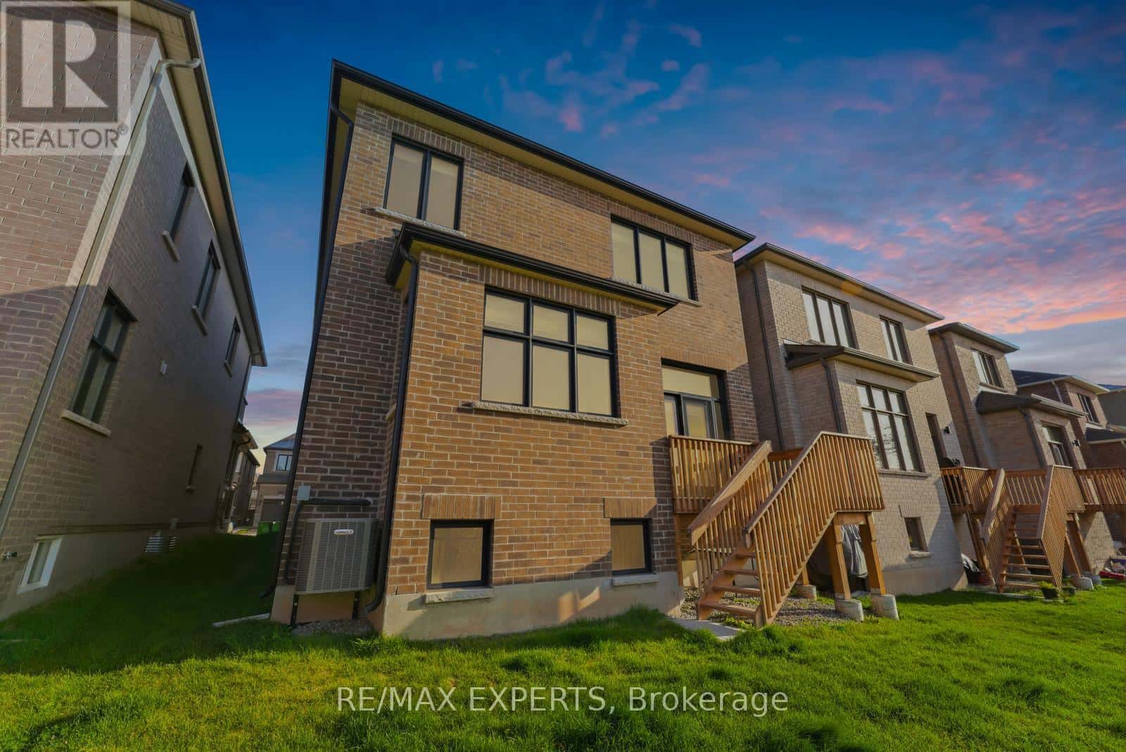 Oakville (NW Northwest) — Oakville (NW Northwest) - Photo 2 of 29